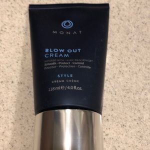 Monat Blow Out Cream
